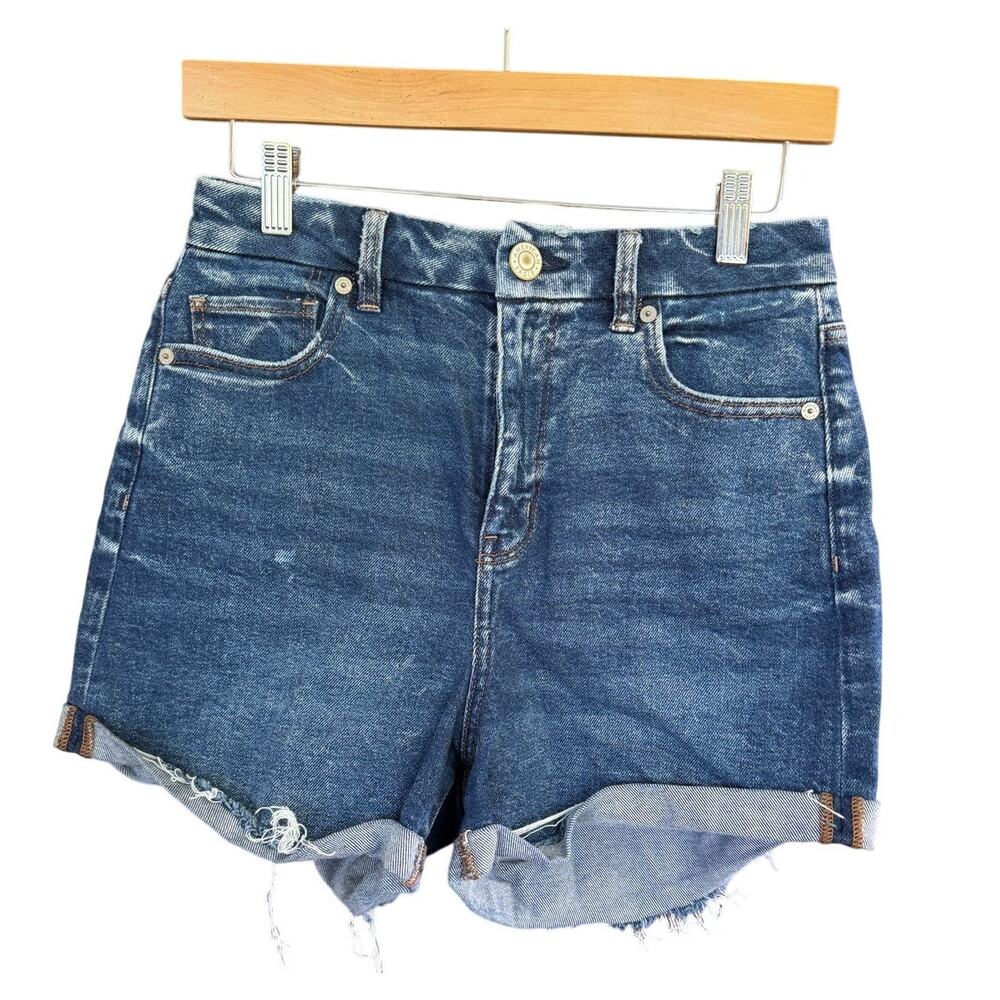 American Eagle Outfitters Curvy Mom Short Medium Wash Stretch Size 6